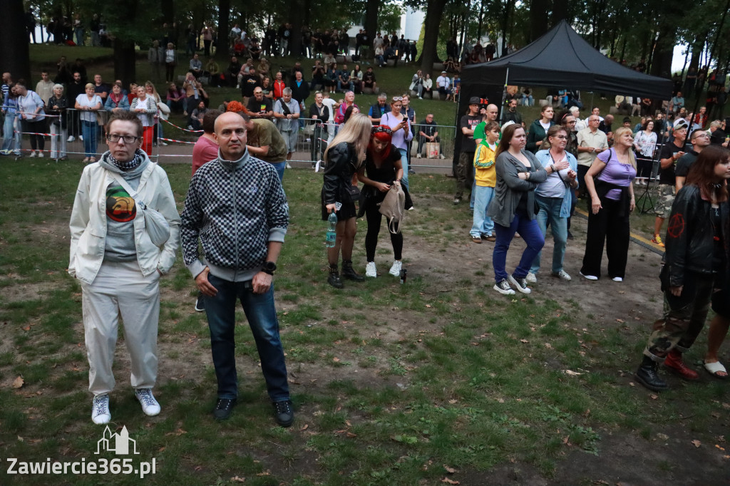 Fotorelacja II: Żywa Scena Zawiercie – Festiwal Reggae. Koncert zespołu KONOPIANS
