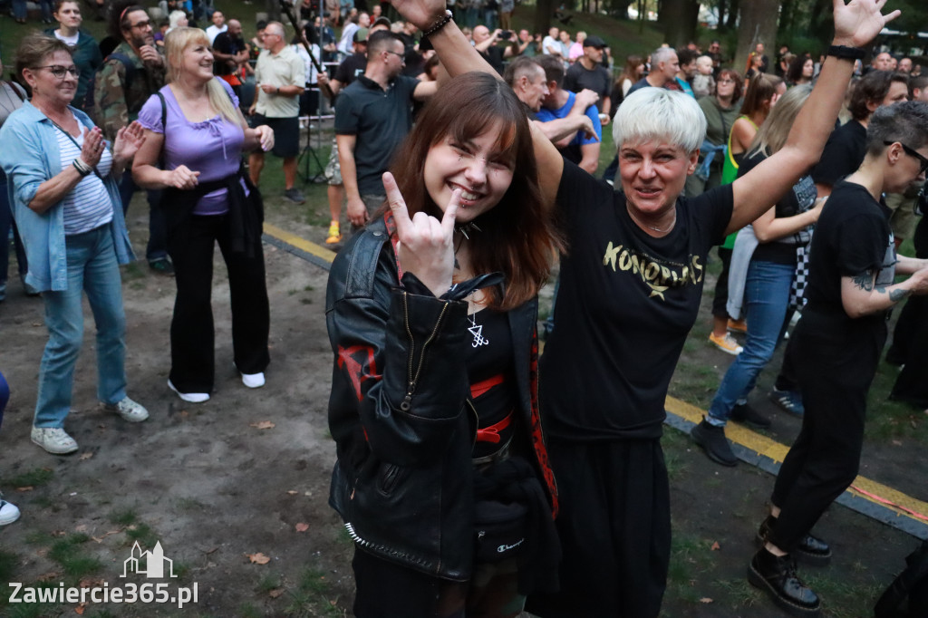Fotorelacja II: Żywa Scena Zawiercie – Festiwal Reggae. Koncert zespołu KONOPIANS