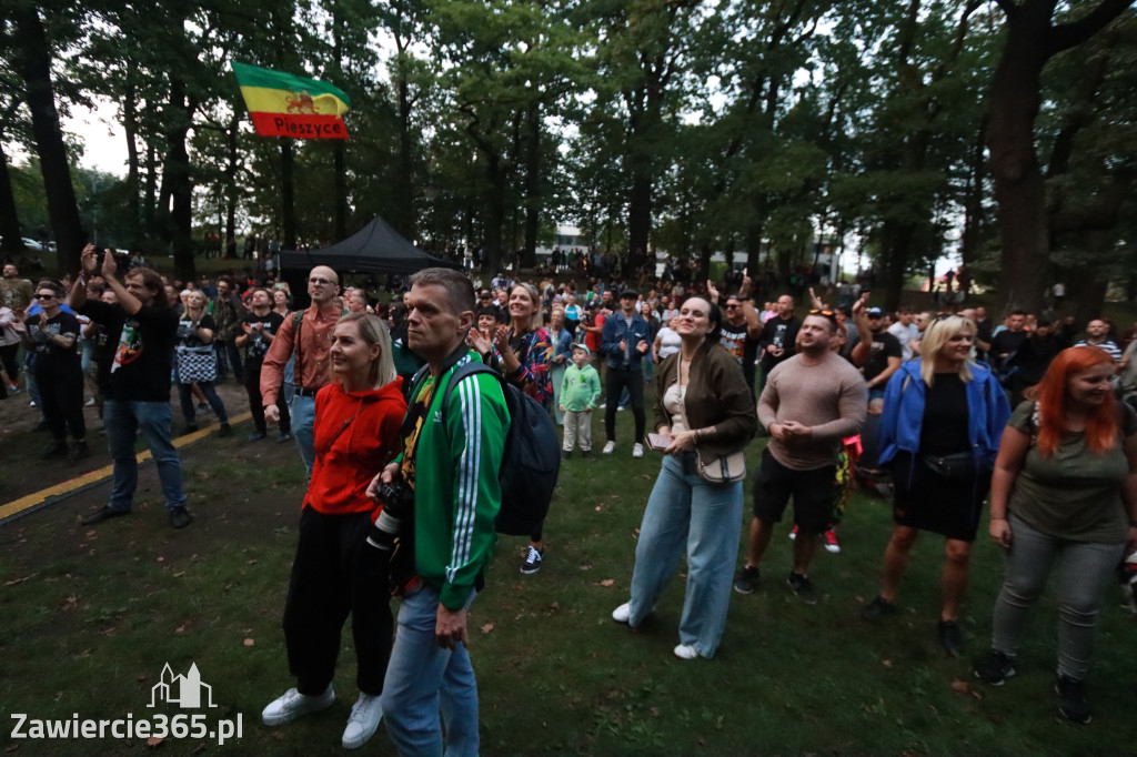 Fotorelacja II: Żywa Scena Zawiercie – Festiwal Reggae. Koncert zespołu KONOPIANS