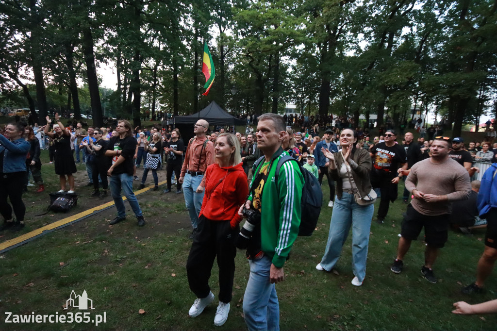 Fotorelacja II: Żywa Scena Zawiercie – Festiwal Reggae. Koncert zespołu KONOPIANS
