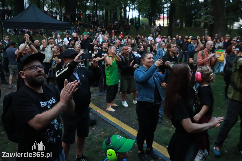 Fotorelacja II: Żywa Scena Zawiercie – Festiwal Reggae. Koncert zespołu KONOPIANS