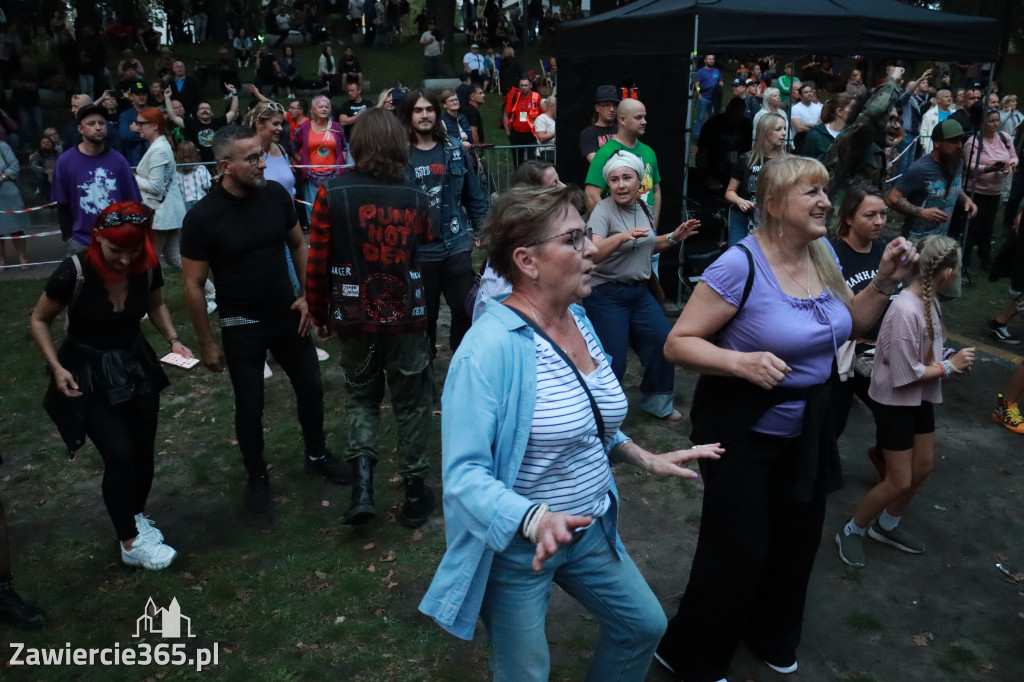 Fotorelacja II: Żywa Scena Zawiercie – Festiwal Reggae. Koncert zespołu KONOPIANS