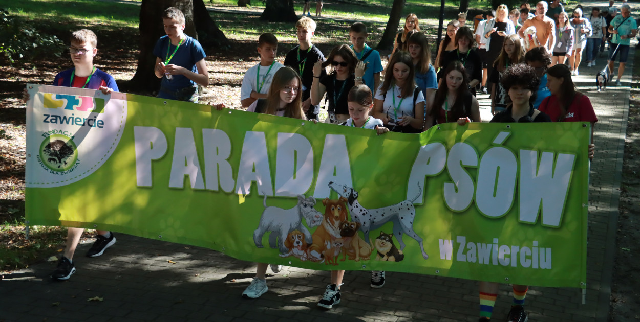 Fotorelacja: Parada psów w Zawierciu