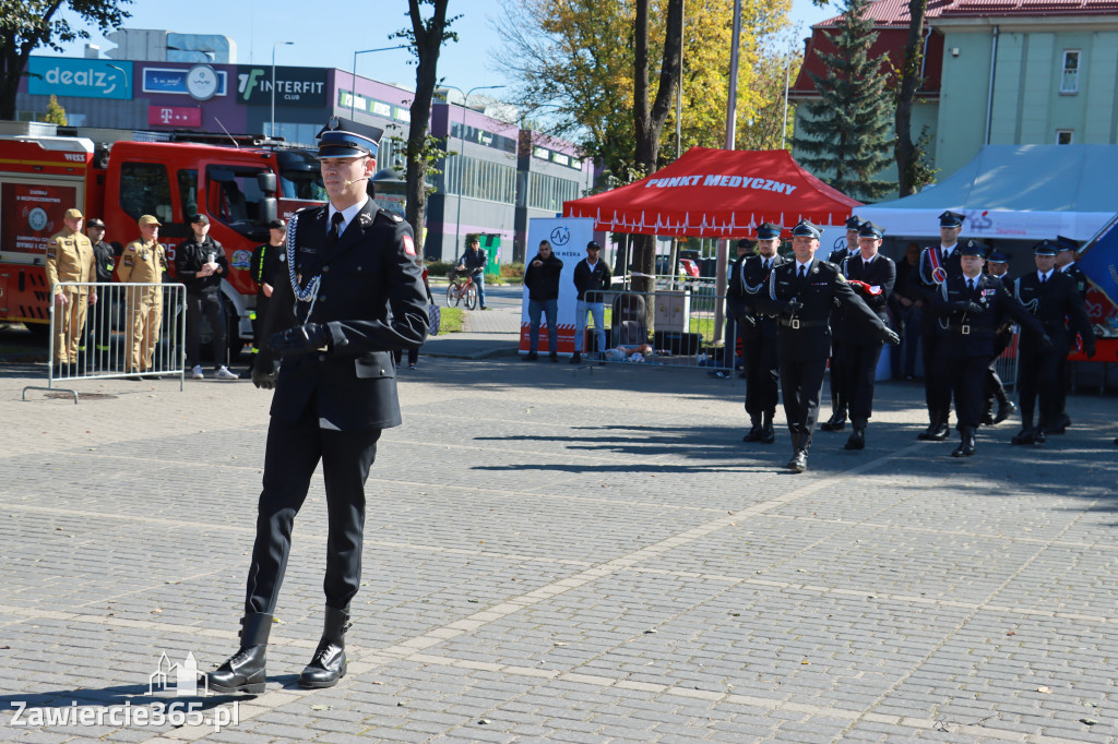 Fotorelacja I: Uroczystość NADANIA SZTANDARU i 50-lecie Zarządu Miejskiego ZOSP RP w Zawierciu