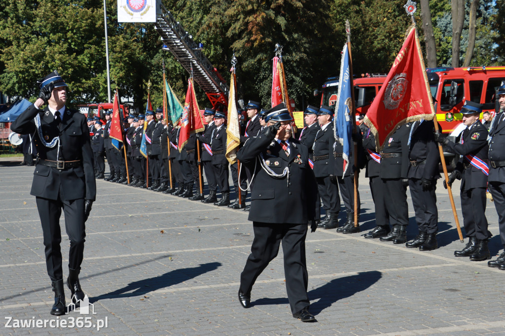 Fotorelacja I: Uroczystość NADANIA SZTANDARU i 50-lecie Zarządu Miejskiego ZOSP RP w Zawierciu