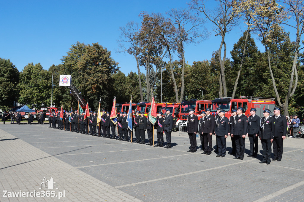 Fotorelacja I: Uroczystość NADANIA SZTANDARU i 50-lecie Zarządu Miejskiego ZOSP RP w Zawierciu
