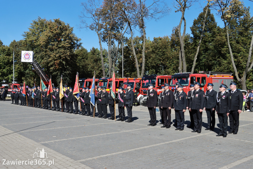 Fotorelacja I: Uroczystość NADANIA SZTANDARU i 50-lecie Zarządu Miejskiego ZOSP RP w Zawierciu