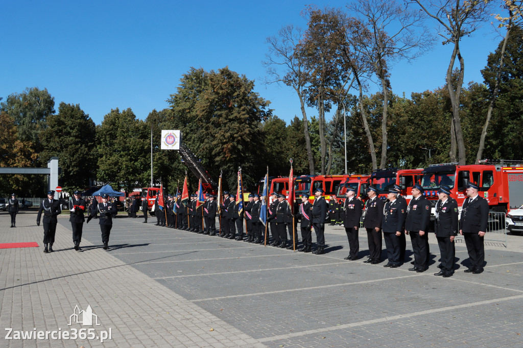 Fotorelacja I: Uroczystość NADANIA SZTANDARU i 50-lecie Zarządu Miejskiego ZOSP RP w Zawierciu