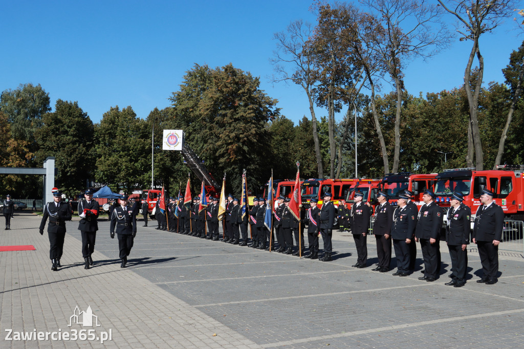 Fotorelacja I: Uroczystość NADANIA SZTANDARU i 50-lecie Zarządu Miejskiego ZOSP RP w Zawierciu