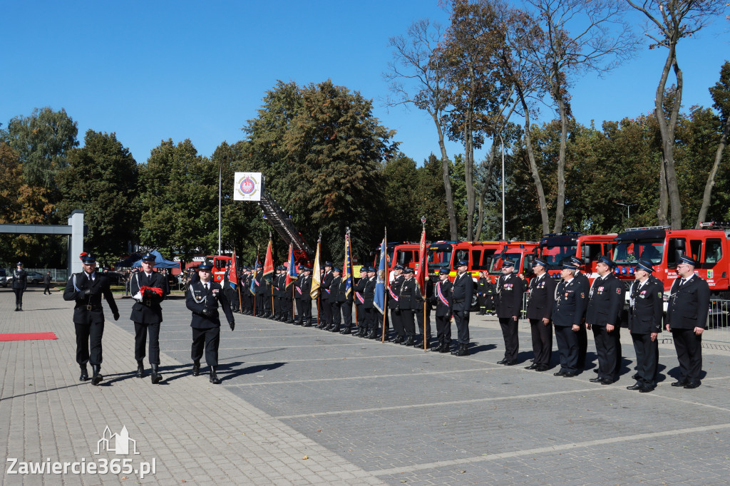 Fotorelacja I: Uroczystość NADANIA SZTANDARU i 50-lecie Zarządu Miejskiego ZOSP RP w Zawierciu