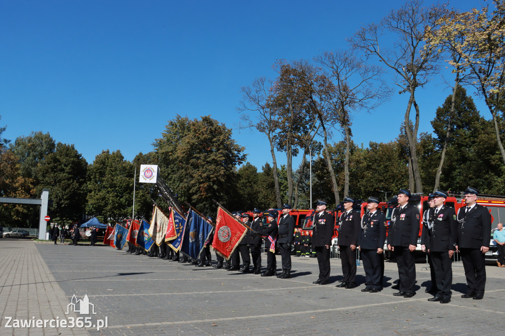Fotorelacja I: Uroczystość NADANIA SZTANDARU i 50-lecie Zarządu Miejskiego ZOSP RP w Zawierciu
