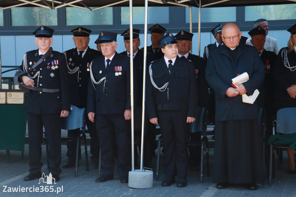 Fotorelacja I: Uroczystość NADANIA SZTANDARU i 50-lecie Zarządu Miejskiego ZOSP RP w Zawierciu