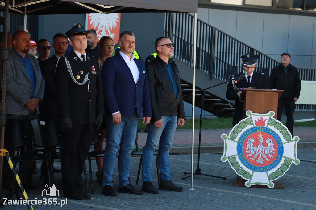 Fotorelacja I: Uroczystość NADANIA SZTANDARU i 50-lecie Zarządu Miejskiego ZOSP RP w Zawierciu