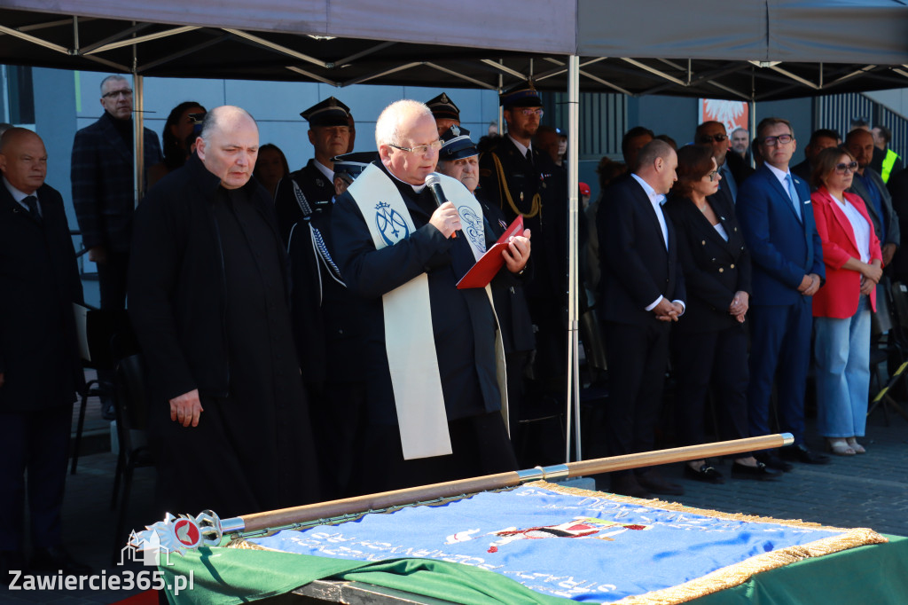 Fotorelacja I: Uroczystość NADANIA SZTANDARU i 50-lecie Zarządu Miejskiego ZOSP RP w Zawierciu