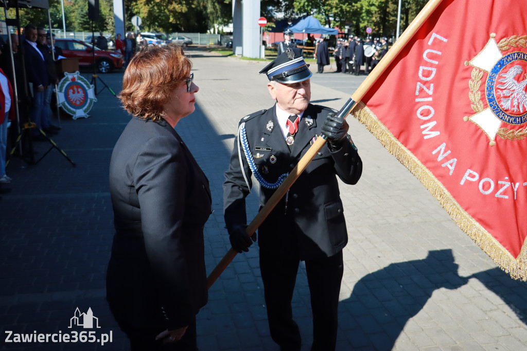 Fotorelacja I: Uroczystość NADANIA SZTANDARU i 50-lecie Zarządu Miejskiego ZOSP RP w Zawierciu