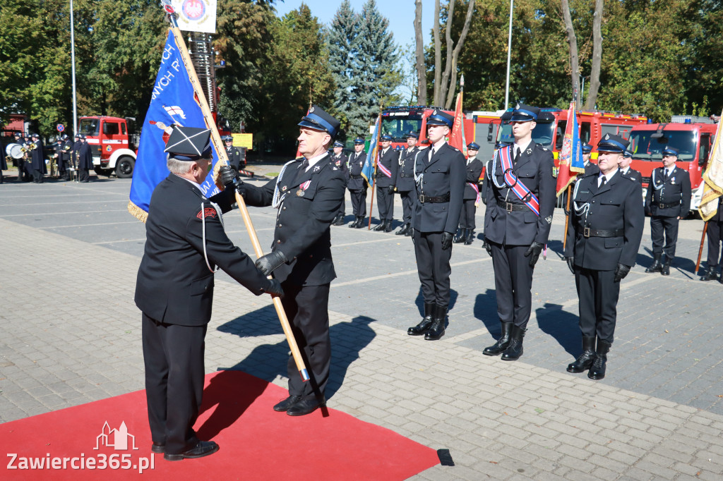 Fotorelacja I: Uroczystość NADANIA SZTANDARU i 50-lecie Zarządu Miejskiego ZOSP RP w Zawierciu