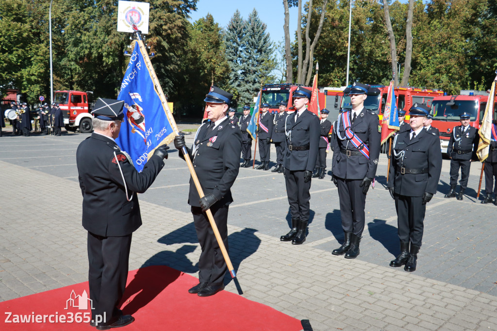 Fotorelacja I: Uroczystość NADANIA SZTANDARU i 50-lecie Zarządu Miejskiego ZOSP RP w Zawierciu