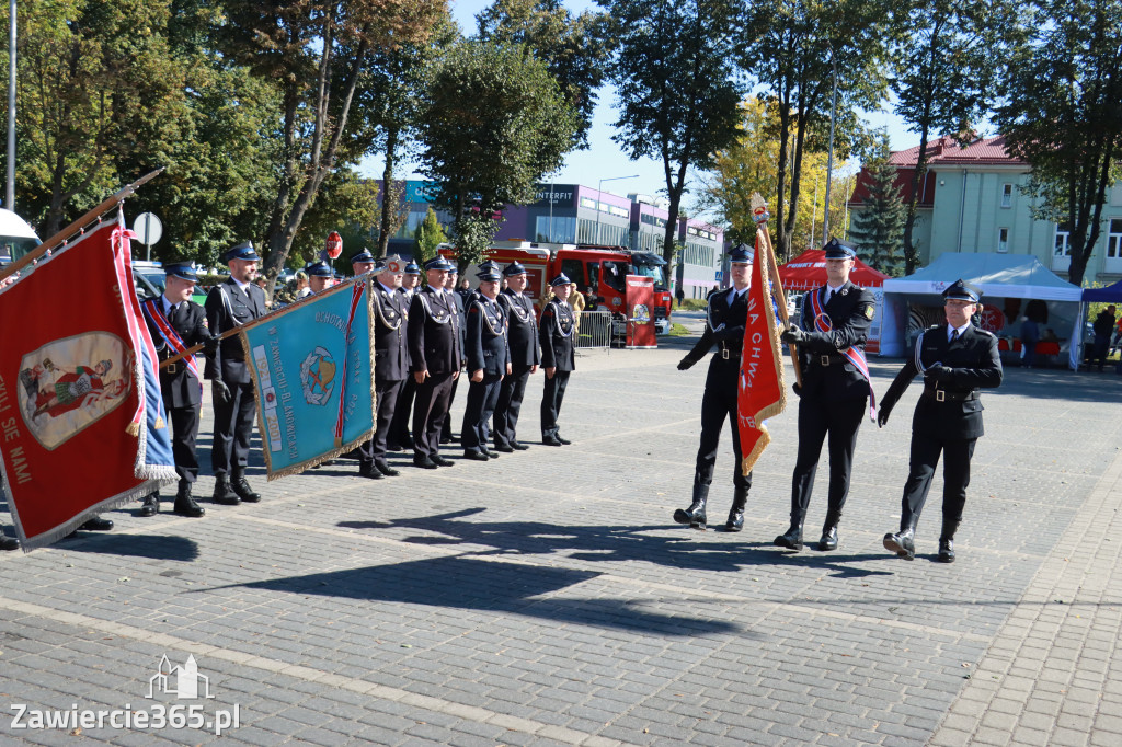 Fotorelacja I: Uroczystość NADANIA SZTANDARU i 50-lecie Zarządu Miejskiego ZOSP RP w Zawierciu