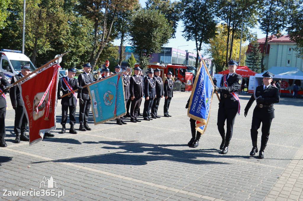 Fotorelacja I: Uroczystość NADANIA SZTANDARU i 50-lecie Zarządu Miejskiego ZOSP RP w Zawierciu