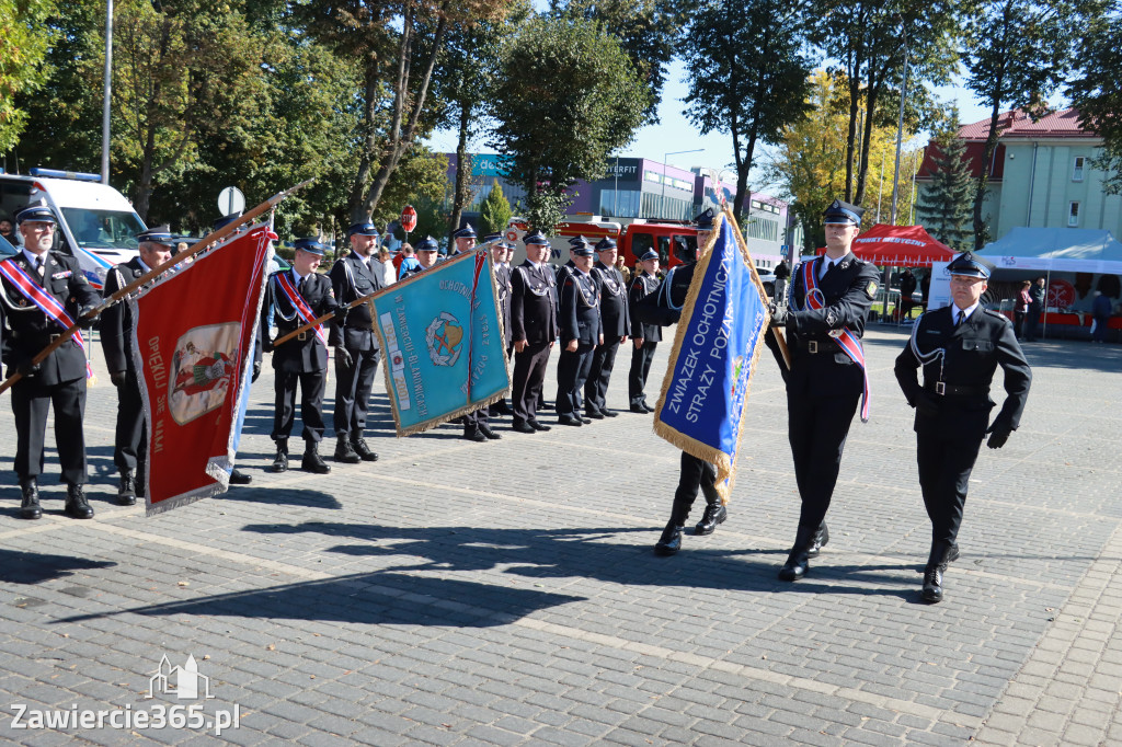 Fotorelacja I: Uroczystość NADANIA SZTANDARU i 50-lecie Zarządu Miejskiego ZOSP RP w Zawierciu