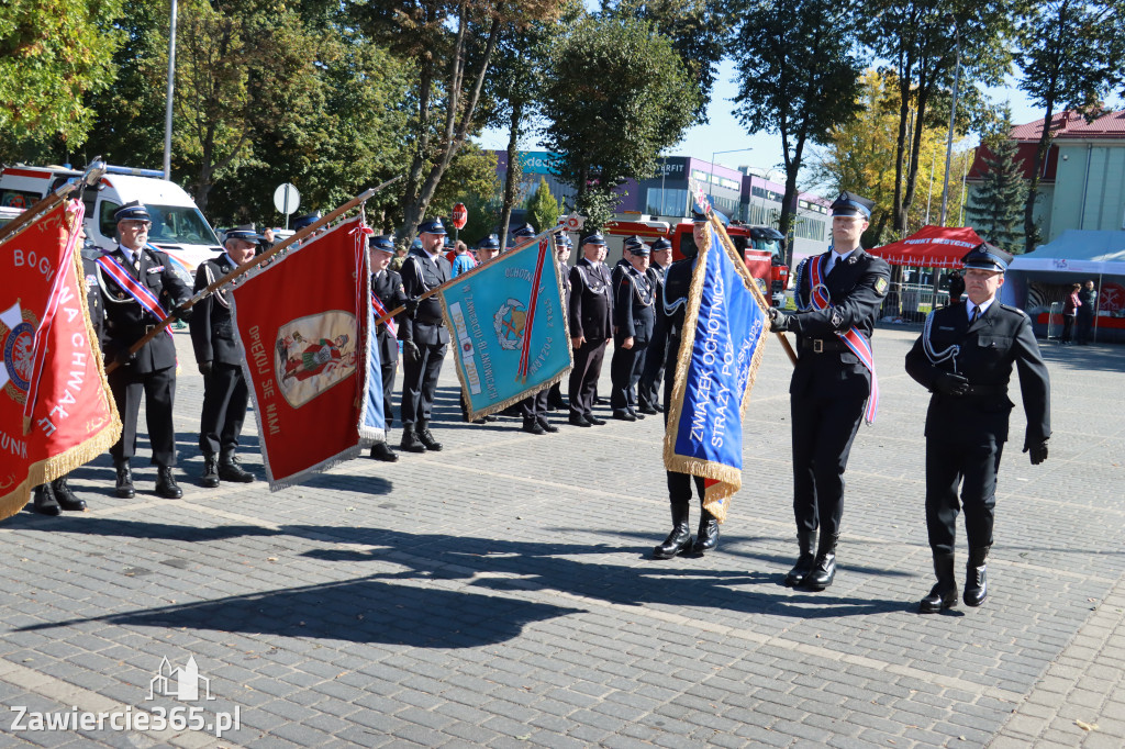 Fotorelacja I: Uroczystość NADANIA SZTANDARU i 50-lecie Zarządu Miejskiego ZOSP RP w Zawierciu