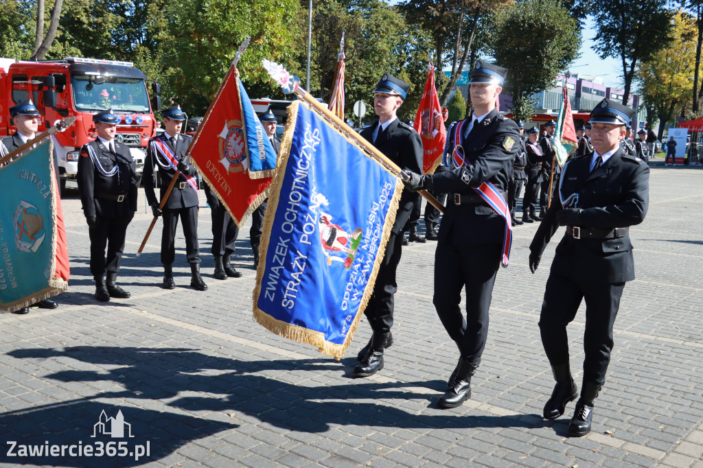 Fotorelacja I: Uroczystość NADANIA SZTANDARU i 50-lecie Zarządu Miejskiego ZOSP RP w Zawierciu