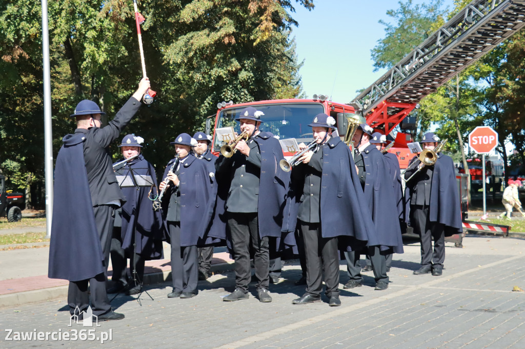 Fotorelacja I: Uroczystość NADANIA SZTANDARU i 50-lecie Zarządu Miejskiego ZOSP RP w Zawierciu