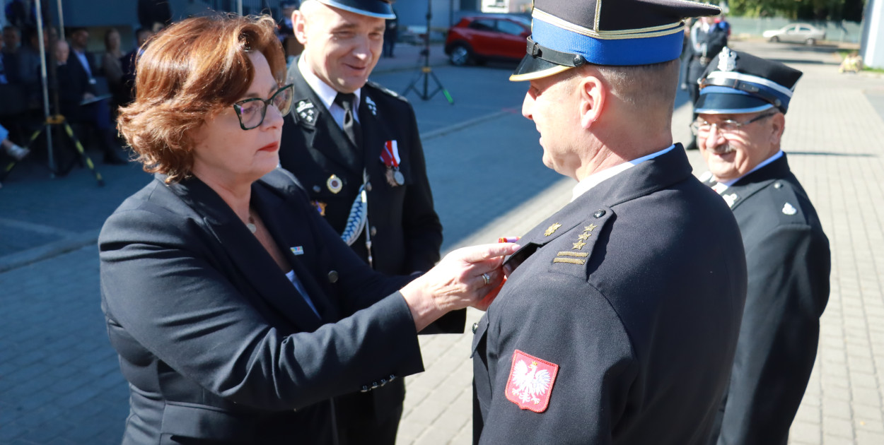 Fotorelacja II: Uroczystość NADANIA SZTANDARU i 50-lecie Zarządu Miejskiego ZOSP RP w Zawierciu