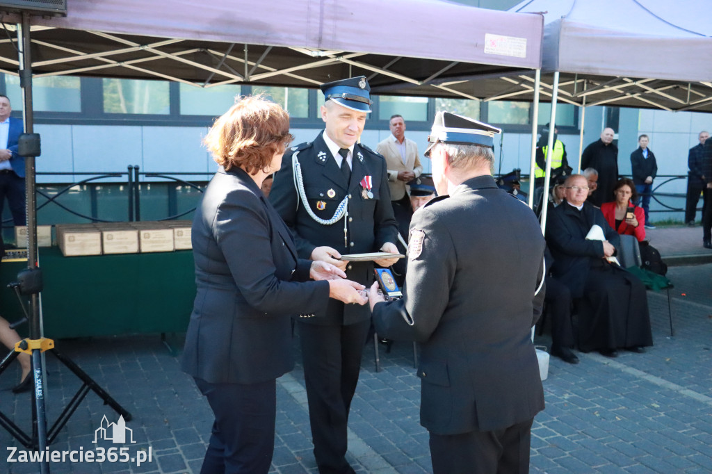 Fotorelacja II: Uroczystość NADANIA SZTANDARU i 50-lecie Zarządu Miejskiego ZOSP RP w Zawierciu