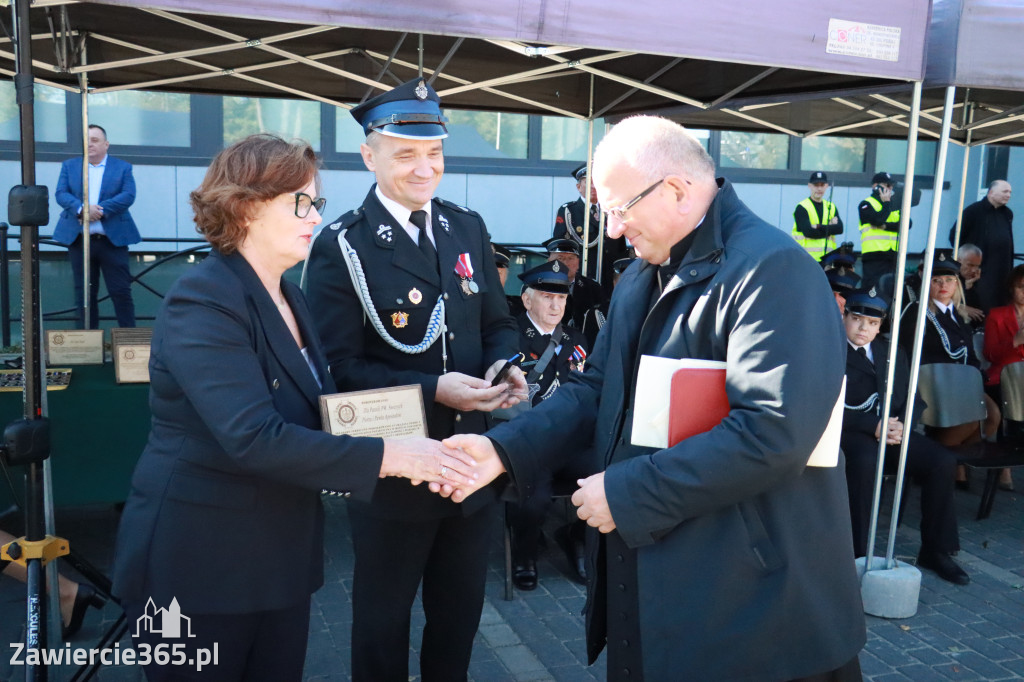 Fotorelacja II: Uroczystość NADANIA SZTANDARU i 50-lecie Zarządu Miejskiego ZOSP RP w Zawierciu