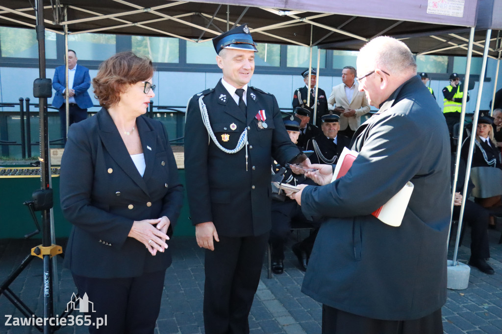 Fotorelacja II: Uroczystość NADANIA SZTANDARU i 50-lecie Zarządu Miejskiego ZOSP RP w Zawierciu