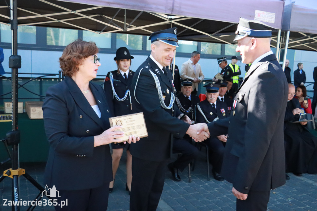 Fotorelacja II: Uroczystość NADANIA SZTANDARU i 50-lecie Zarządu Miejskiego ZOSP RP w Zawierciu