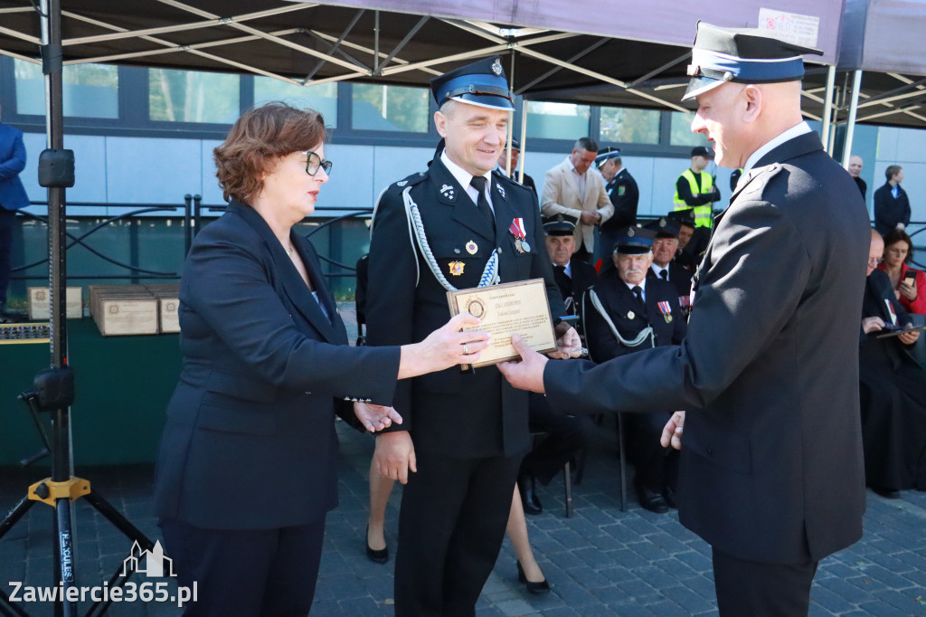 Fotorelacja II: Uroczystość NADANIA SZTANDARU i 50-lecie Zarządu Miejskiego ZOSP RP w Zawierciu