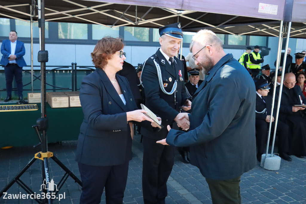 Fotorelacja II: Uroczystość NADANIA SZTANDARU i 50-lecie Zarządu Miejskiego ZOSP RP w Zawierciu