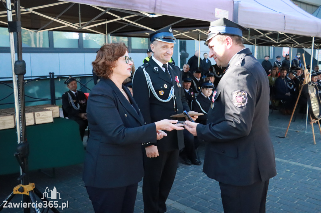 Fotorelacja II: Uroczystość NADANIA SZTANDARU i 50-lecie Zarządu Miejskiego ZOSP RP w Zawierciu