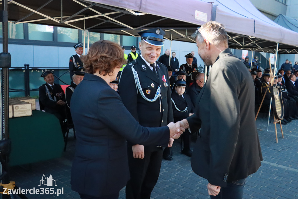 Fotorelacja II: Uroczystość NADANIA SZTANDARU i 50-lecie Zarządu Miejskiego ZOSP RP w Zawierciu