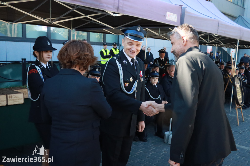 Fotorelacja II: Uroczystość NADANIA SZTANDARU i 50-lecie Zarządu Miejskiego ZOSP RP w Zawierciu