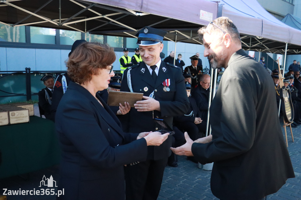 Fotorelacja II: Uroczystość NADANIA SZTANDARU i 50-lecie Zarządu Miejskiego ZOSP RP w Zawierciu