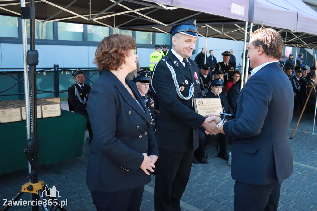 Fotorelacja II: Uroczystość NADANIA SZTANDARU i 50-lecie Zarządu Miejskiego ZOSP RP w Zawierciu