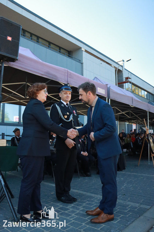 Fotorelacja II: Uroczystość NADANIA SZTANDARU i 50-lecie Zarządu Miejskiego ZOSP RP w Zawierciu