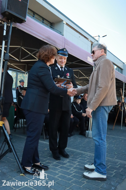 Fotorelacja II: Uroczystość NADANIA SZTANDARU i 50-lecie Zarządu Miejskiego ZOSP RP w Zawierciu