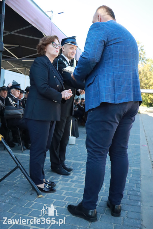 Fotorelacja II: Uroczystość NADANIA SZTANDARU i 50-lecie Zarządu Miejskiego ZOSP RP w Zawierciu