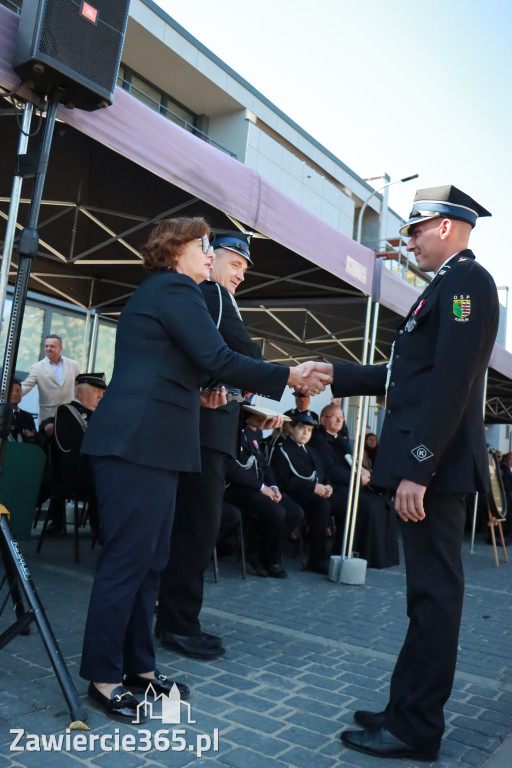 Fotorelacja II: Uroczystość NADANIA SZTANDARU i 50-lecie Zarządu Miejskiego ZOSP RP w Zawierciu