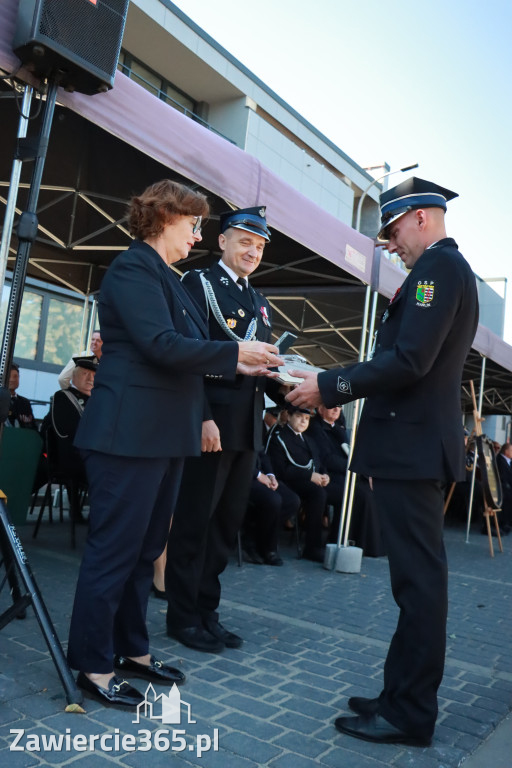 Fotorelacja II: Uroczystość NADANIA SZTANDARU i 50-lecie Zarządu Miejskiego ZOSP RP w Zawierciu