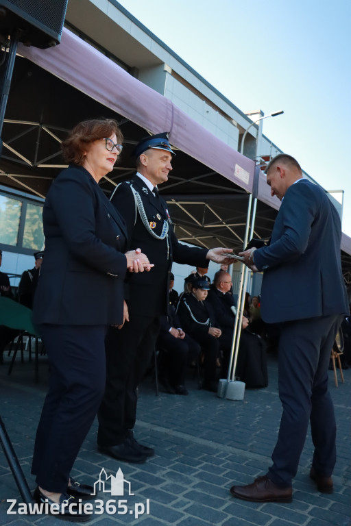 Fotorelacja II: Uroczystość NADANIA SZTANDARU i 50-lecie Zarządu Miejskiego ZOSP RP w Zawierciu