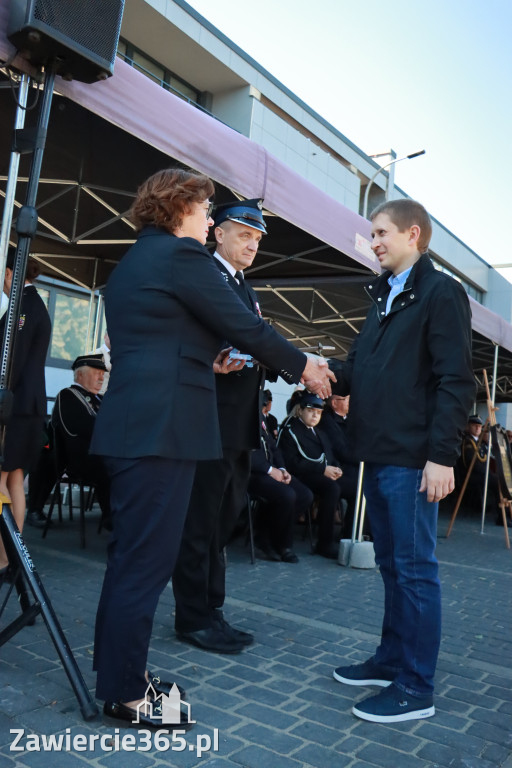 Fotorelacja II: Uroczystość NADANIA SZTANDARU i 50-lecie Zarządu Miejskiego ZOSP RP w Zawierciu