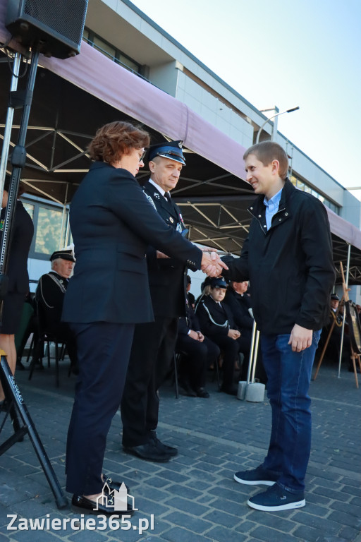 Fotorelacja II: Uroczystość NADANIA SZTANDARU i 50-lecie Zarządu Miejskiego ZOSP RP w Zawierciu