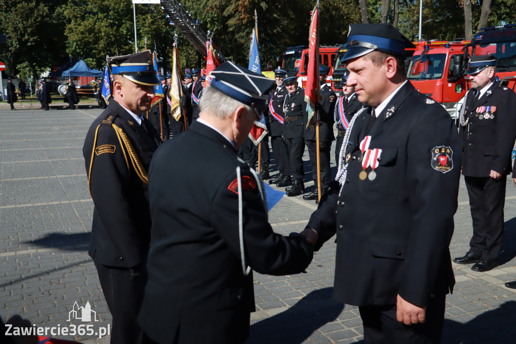 Fotorelacja II: Uroczystość NADANIA SZTANDARU i 50-lecie Zarządu Miejskiego ZOSP RP w Zawierciu