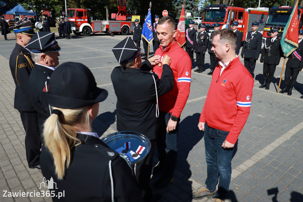 Fotorelacja II: Uroczystość NADANIA SZTANDARU i 50-lecie Zarządu Miejskiego ZOSP RP w Zawierciu