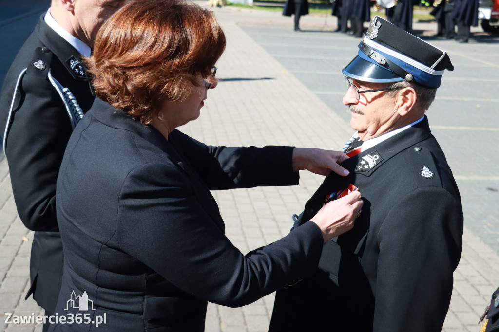 Fotorelacja II: Uroczystość NADANIA SZTANDARU i 50-lecie Zarządu Miejskiego ZOSP RP w Zawierciu